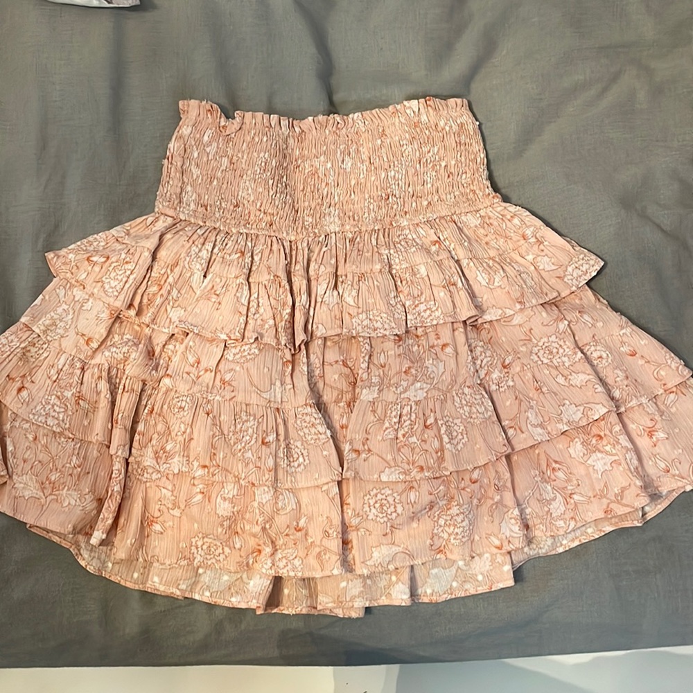 Cute and frilly skirt from Graffiti Boutique. In great condition
